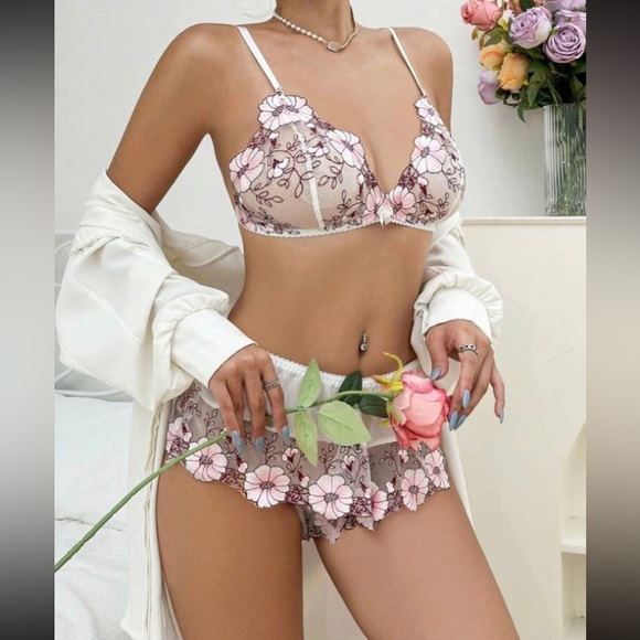 New Inventory 🔥Floral Print Mesh Lingerie Set🔥 - Picture 4 of 5